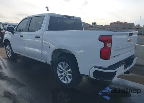 2022 Chevrolet Silverado 1500 2Wd Short Bed Custom z USA, uszkodzony, nr VIN 1GCPABEK2NZ606064